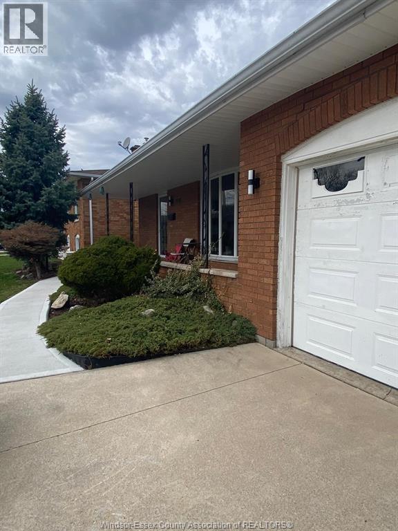 1616 Burwell Court, Windsor, Ontario  N9C 3Z8 - Photo 2 - 26006311