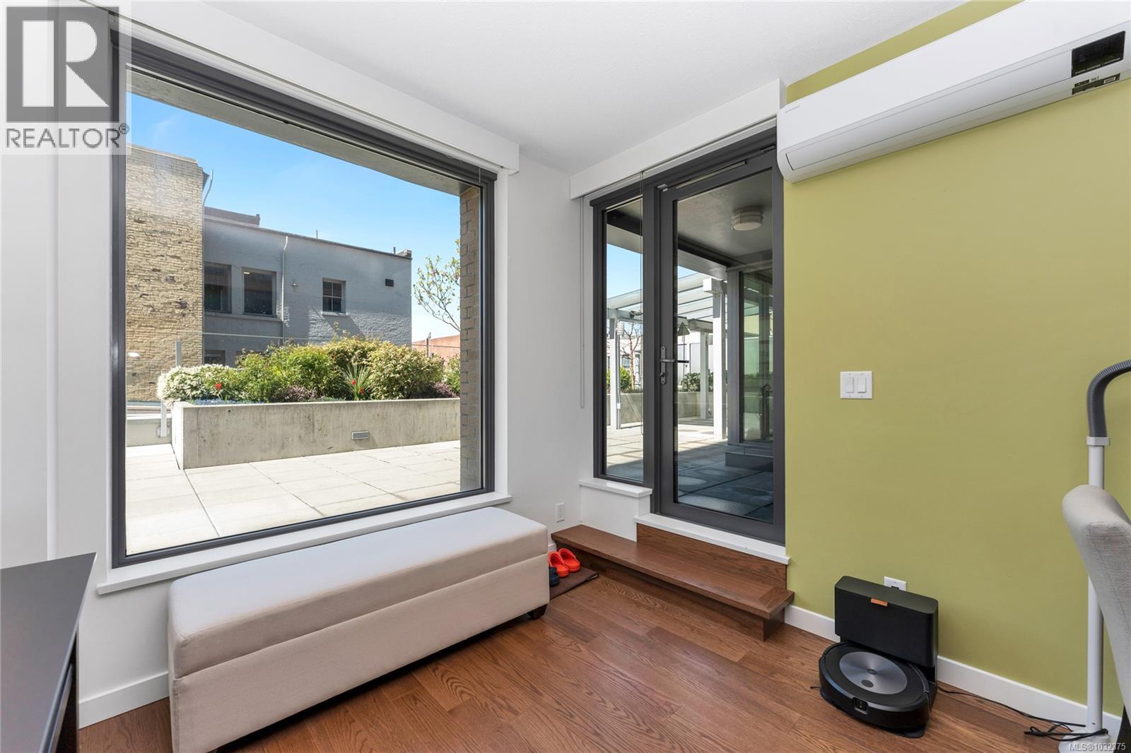 302 608 Broughton St, Victoria, British Columbia  V8W 1C7 - Photo 10 - 1032375