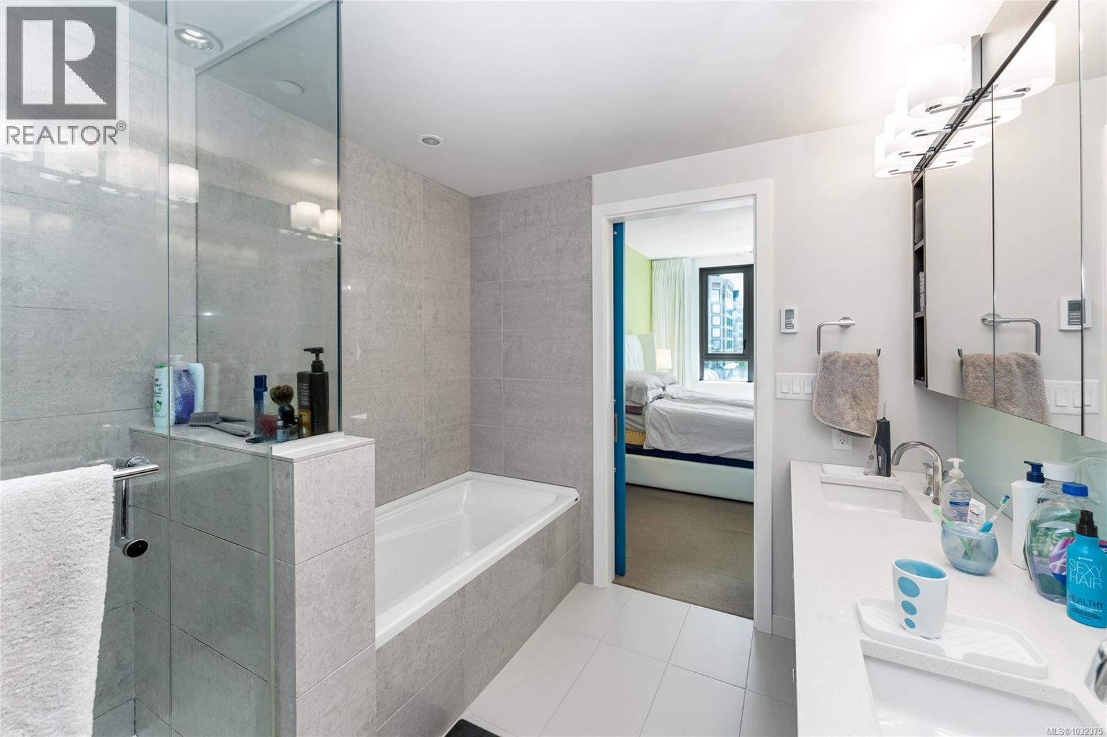 302 608 Broughton St, Victoria, British Columbia  V8W 1C7 - Photo 23 - 1032375