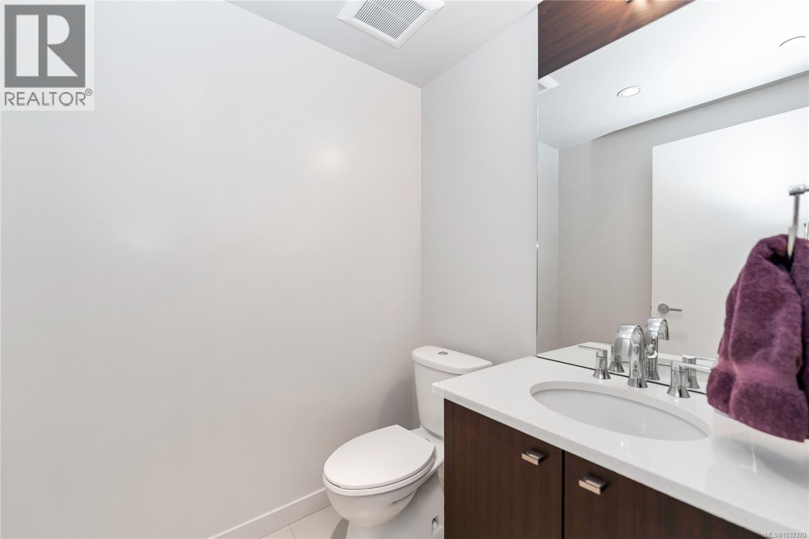 302 608 Broughton St, Victoria, British Columbia  V8W 1C7 - Photo 13 - 1032375