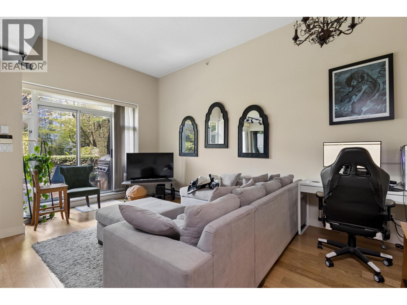 2p 1033 Marinaside Crescent, Vancouver, British Columbia  V6Z 3A3 - Photo 3 - R3113857