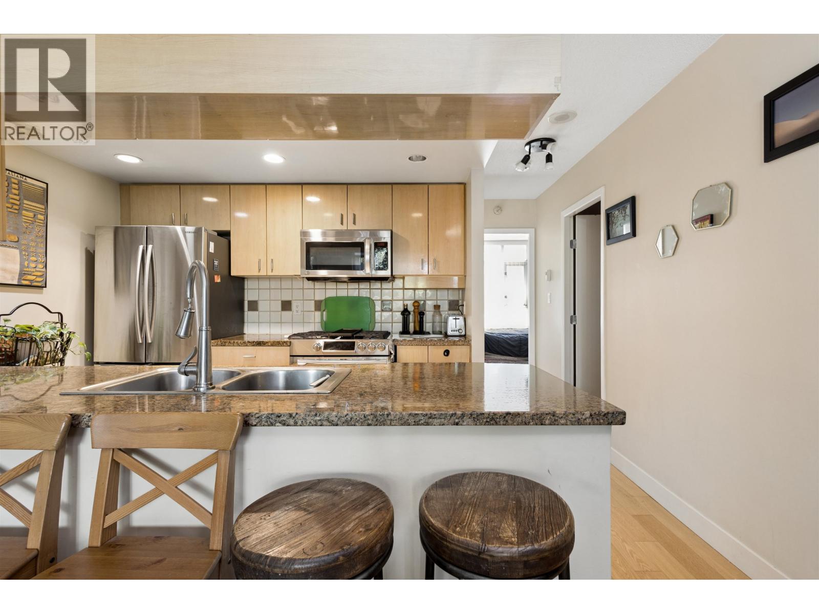 2p 1033 Marinaside Crescent, Vancouver, British Columbia  V6Z 3A3 - Photo 9 - R3113857