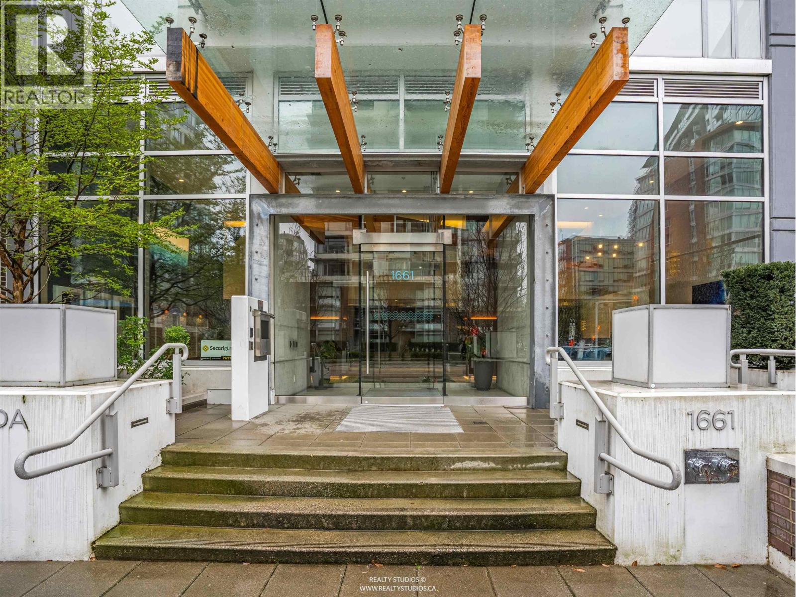 203 1661 Quebec Street, Vancouver, British Columbia  V6A 0H2 - Photo 2 - R3113859