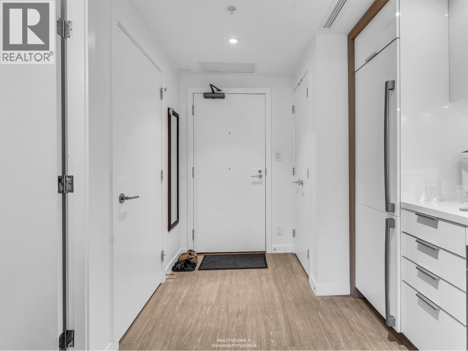 203 1661 Quebec Street, Vancouver, British Columbia  V6A 0H2 - Photo 3 - R3113859