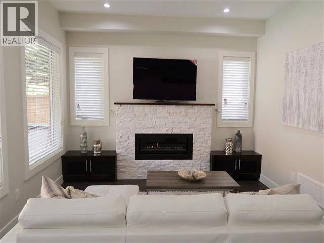 960 Montroyal, North Vancouver, British Columbia  V7R 2H1 - Photo 10 - R3113868