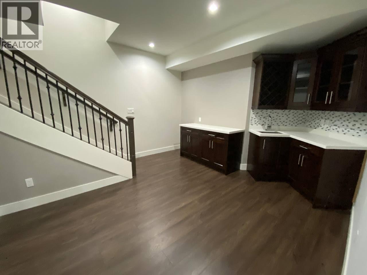 960 Montroyal, North Vancouver, British Columbia  V7R 2H1 - Photo 12 - R3113868