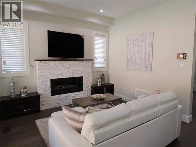 960 Montroyal, North Vancouver, British Columbia  V7R 2H1 - Photo 9 - R3113868