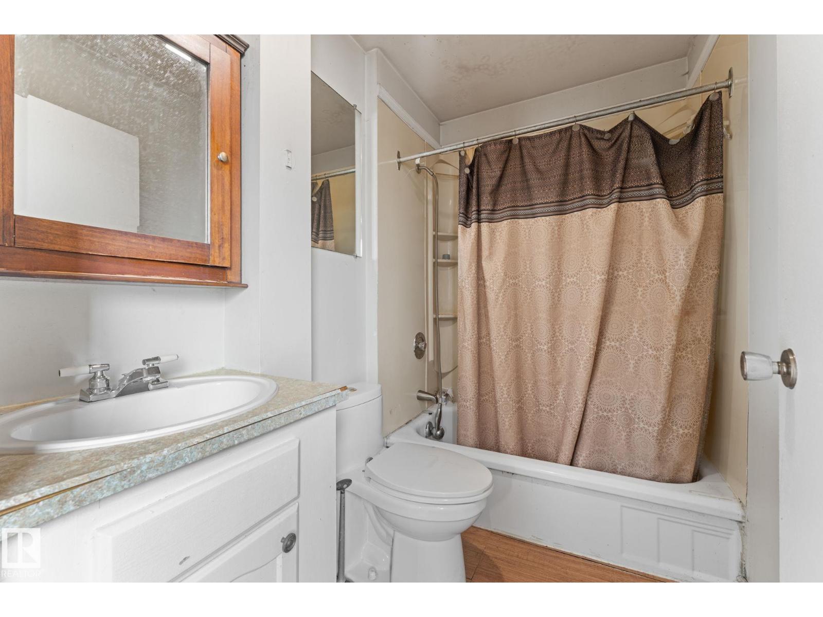 10621 153 St Nw, Edmonton, Alberta  T5P 2C4 - Photo 13 - E4483279