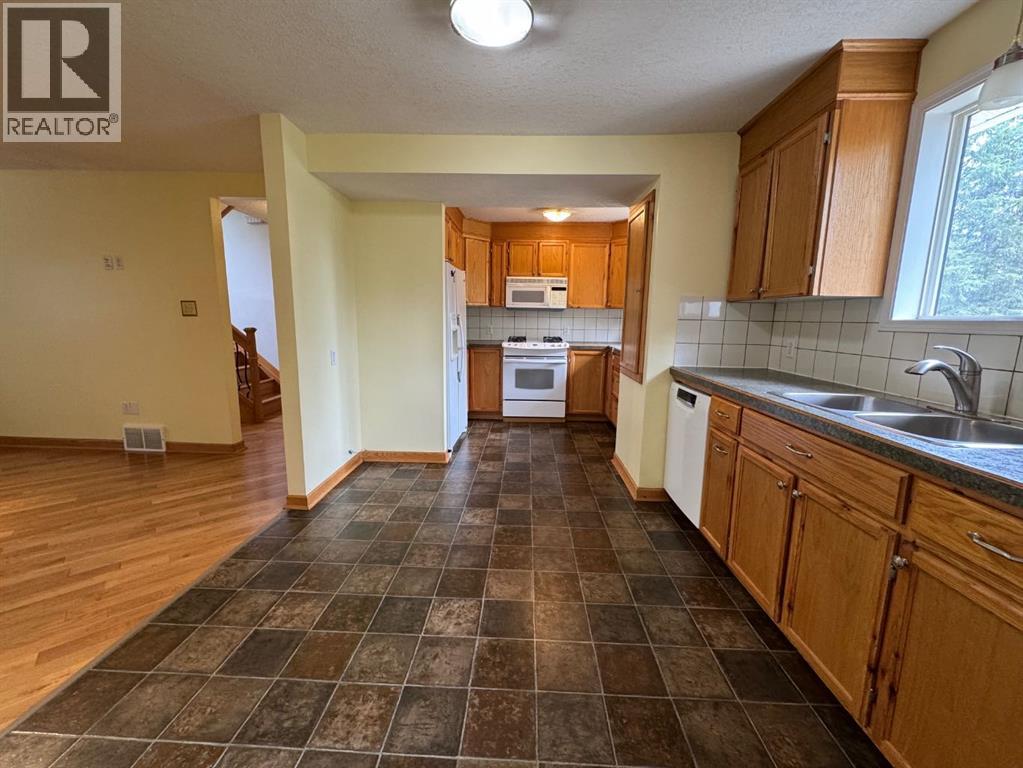 126 Community Lane, Saprae Creek, Alberta  T9H 5B4 - Photo 8 - A2264600