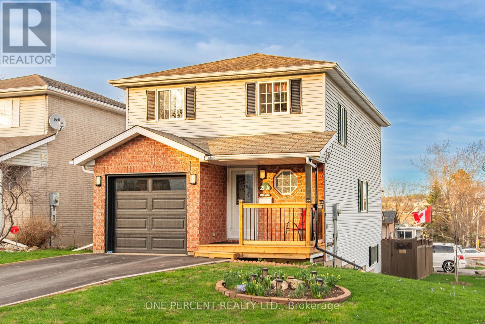 21a Amanda Street, Orangeville, Ontario  L9W 2J9 - Photo 2 - W12808328