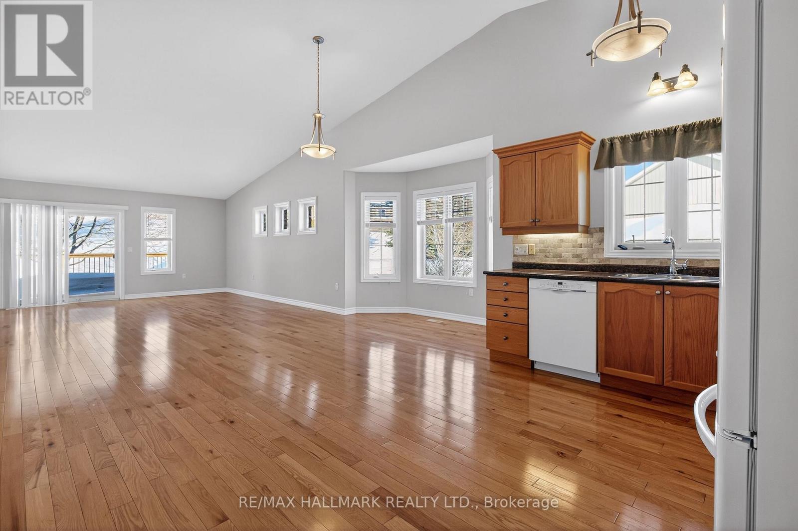 105 - 86 Village Crescent, Peterborough, Ontario  K9J 8S7 - Photo 13 - X12842296