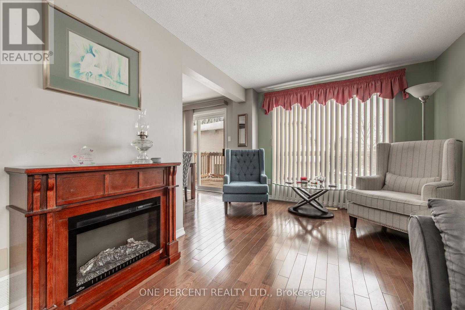 21a Amanda Street, Orangeville, Ontario  L9W 2J9 - Photo 5 - W12808328