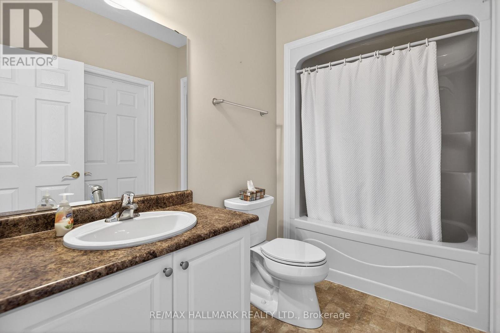 105 - 86 Village Crescent, Peterborough, Ontario  K9J 8S7 - Photo 25 - X12842296