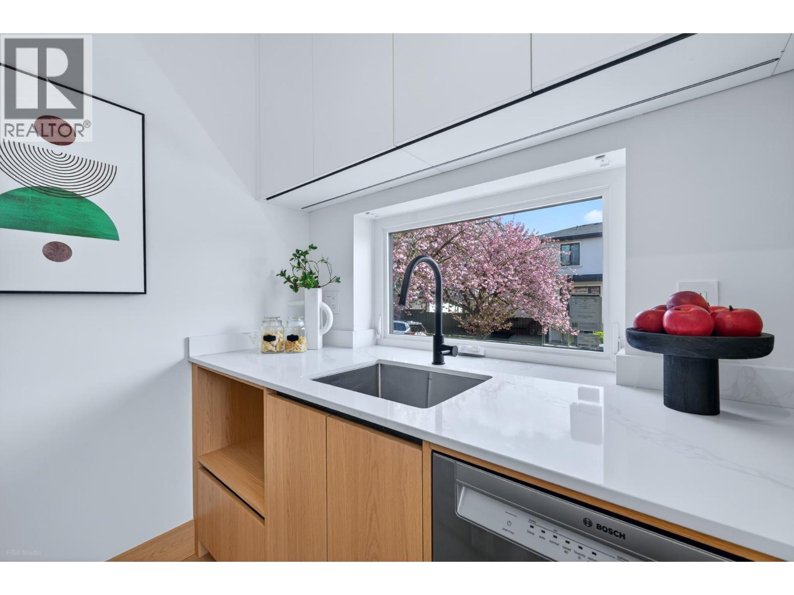 2 1495 E 58th Avenue, Vancouver, British Columbia  V5P 2B9 - Photo 9 - R3108803