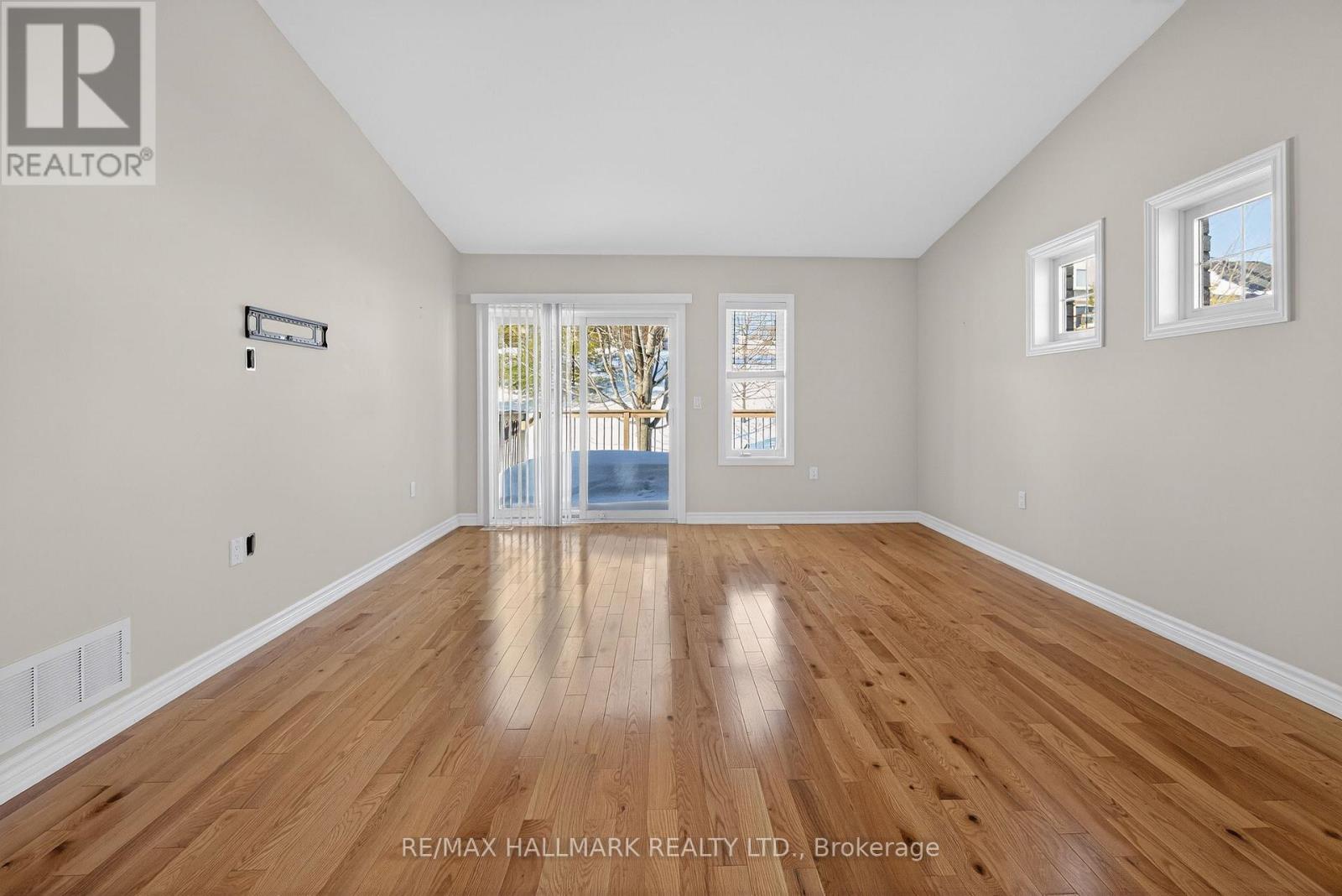 105 - 86 Village Crescent, Peterborough, Ontario  K9J 8S7 - Photo 18 - X12842296