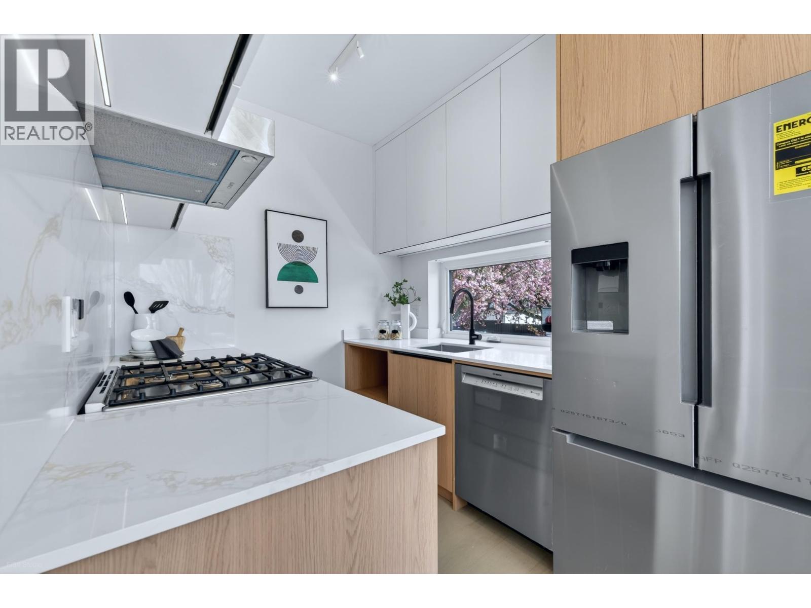 2 1495 E 58th Avenue, Vancouver, British Columbia  V5P 2B9 - Photo 8 - R3108803