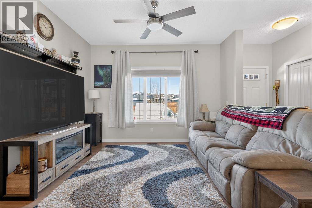 23 Belgian Link, Cochrane, Alberta  T4C 0M3 - Photo 14 - A2303290