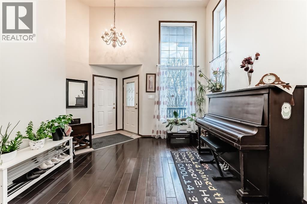 3708 Douglas Ridge Way SE, Calgary, Alberta  T2Z 3B6 - Photo 10 - A2277381