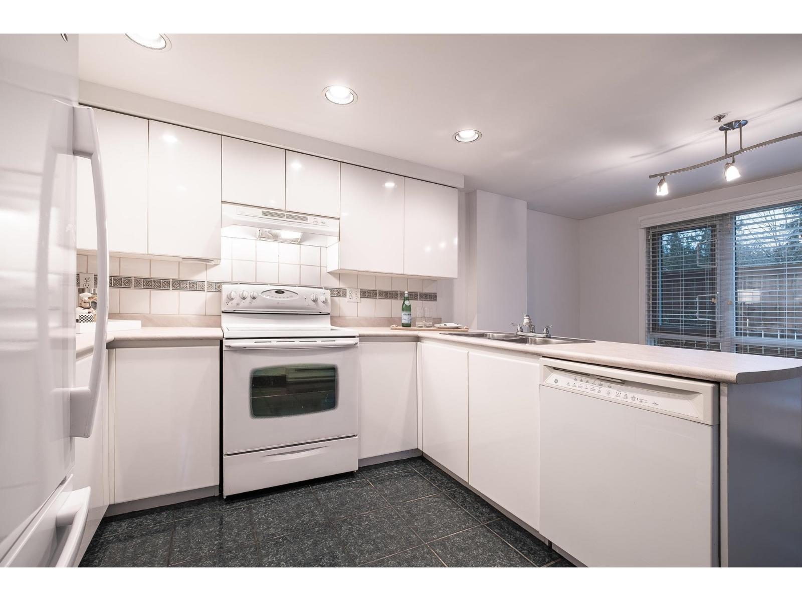 106 9962 148 Street, Surrey, British Columbia  V3R 0P9 - Photo 7 - R3102471