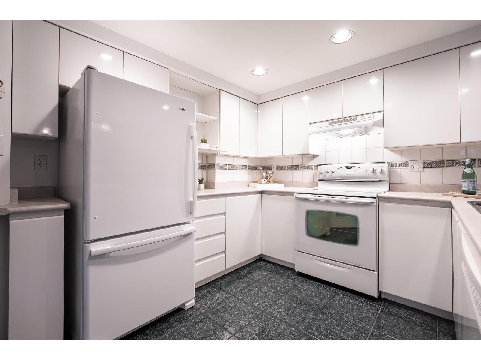 106 9962 148 Street, Surrey, British Columbia  V3R 0P9 - Photo 8 - R3102471