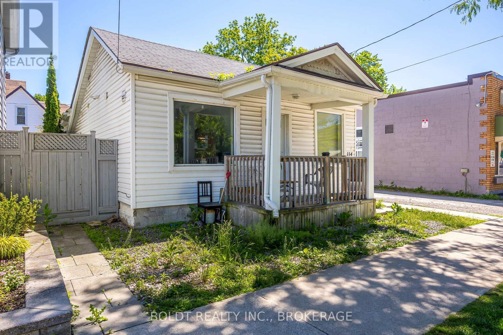 114 Lake Street, St. Catharines, Ontario  L2R 5X8 - Photo 2 - X13019462