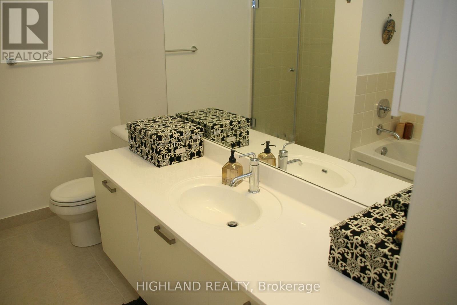 2510 - 832 Bay Street, Toronto, Ontario  M5S 1Z6 - Photo 13 - C13023110