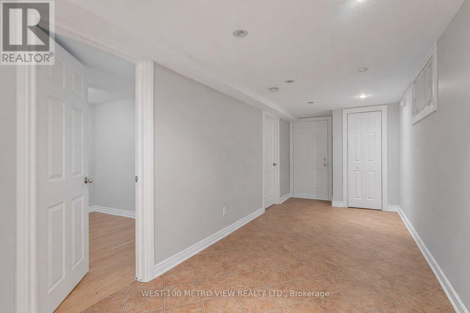 1733 Dufferin Street, Toronto, Ontario  M6E 3N9 - Photo 24 - C13023112