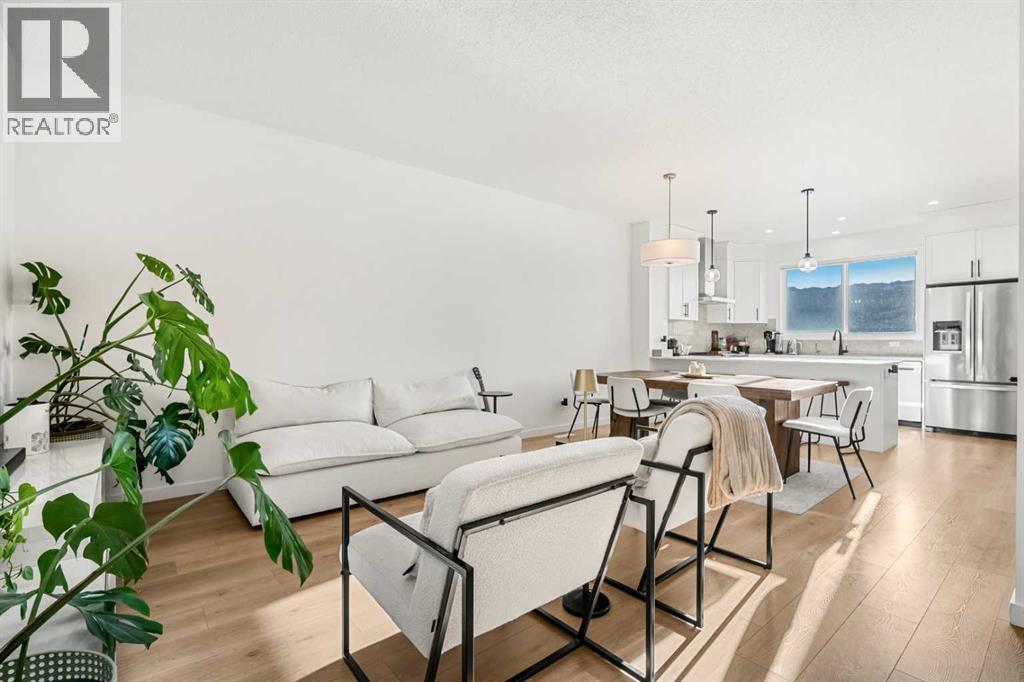 218 Aquila Way Nw, Calgary, Alberta  T3R 1Z8 - Photo 2 - A2303257