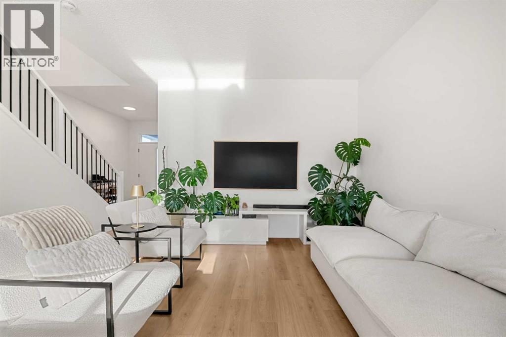 218 Aquila Way Nw, Calgary, Alberta  T3R 1Z8 - Photo 3 - A2303257