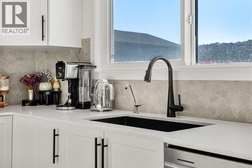 218 Aquila Way Nw, Calgary, Alberta  T3R 1Z8 - Photo 9 - A2303257