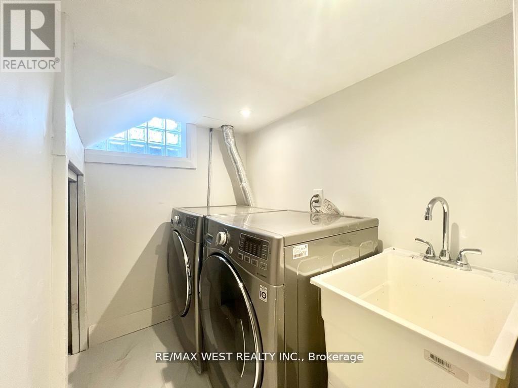 2nd Flr - 4 Sutherland Avenue, Toronto, Ontario  M4C 1R8 - Photo 14 - E13023084