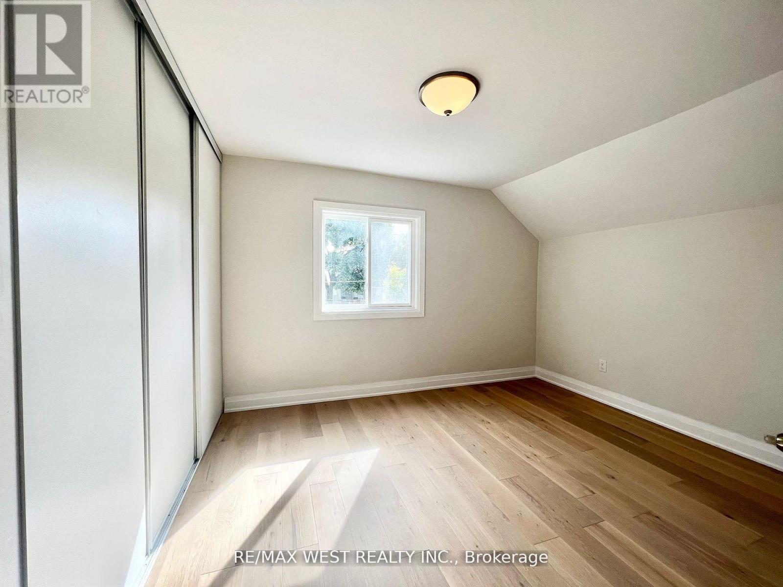 2nd Flr - 4 Sutherland Avenue, Toronto, Ontario  M4C 1R8 - Photo 6 - E13023084
