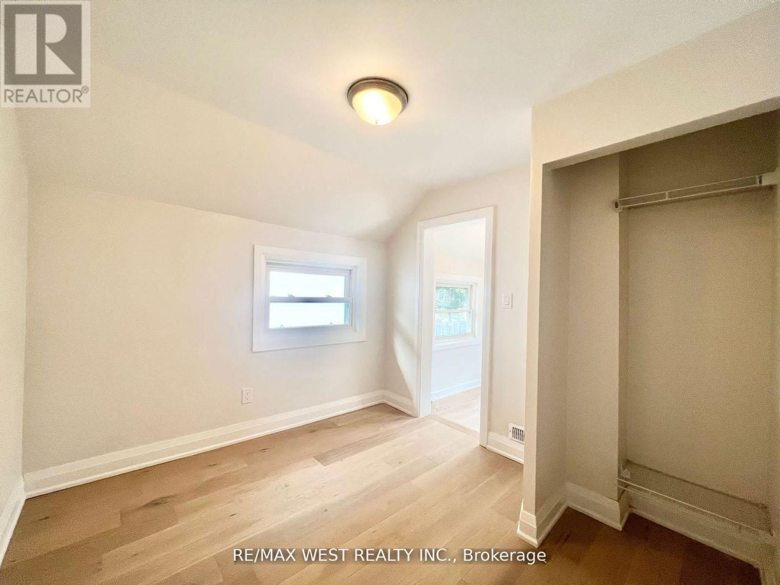 2nd Flr - 4 Sutherland Avenue, Toronto, Ontario  M4C 1R8 - Photo 9 - E13023084