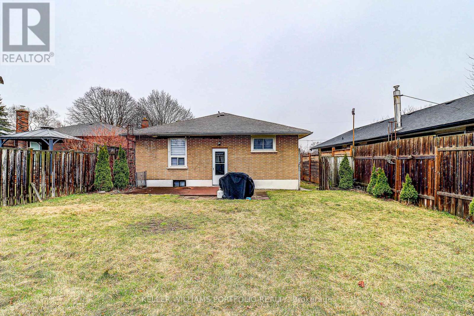 Upper Level - 962 Willowdale Avenue, Oshawa, Ontario  L1H 1W4 - Photo 2 - E13023098