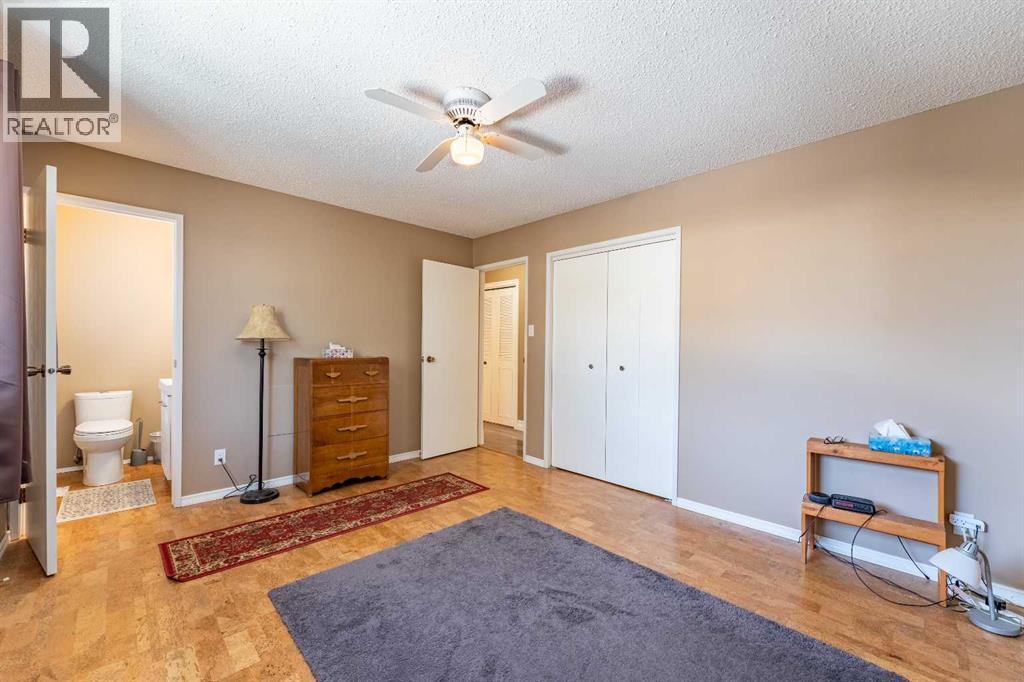 23 Mountain Place, Okotoks, Alberta  T1S 1G7 - Photo 15 - A2303186