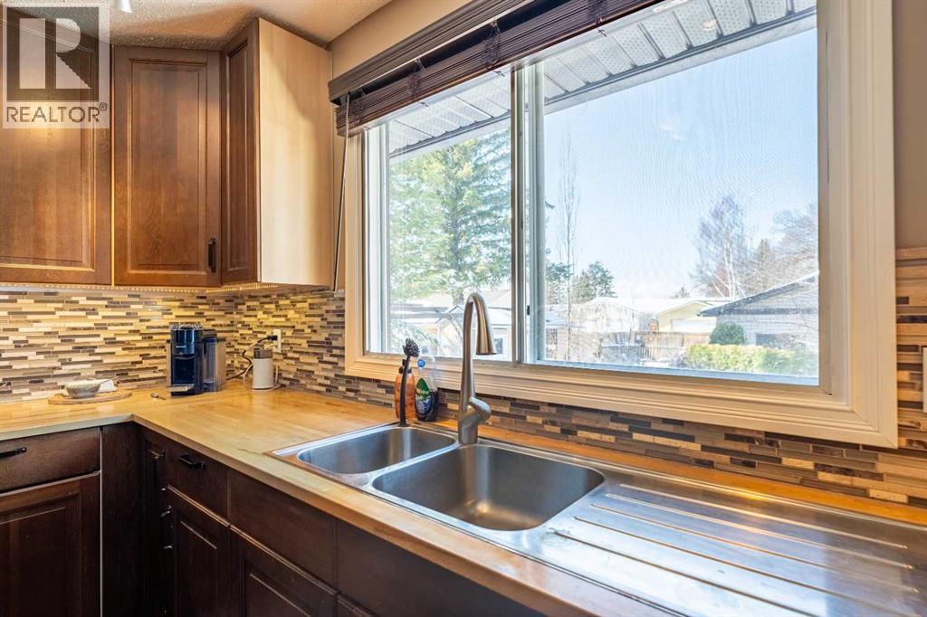 23 Mountain Place, Okotoks, Alberta  T1S 1G7 - Photo 12 - A2303186