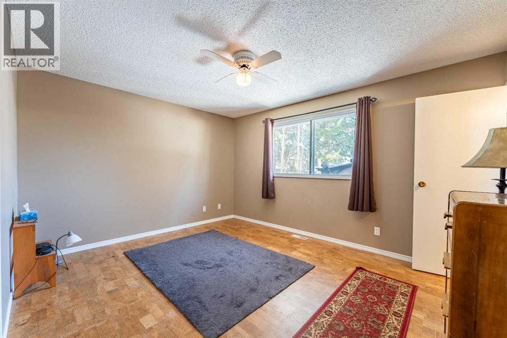 23 Mountain Place, Okotoks, Alberta  T1S 1G7 - Photo 14 - A2303186