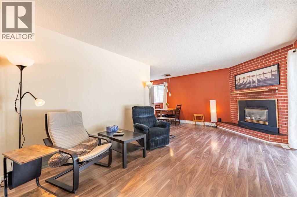 23 Mountain Place, Okotoks, Alberta  T1S 1G7 - Photo 5 - A2303186