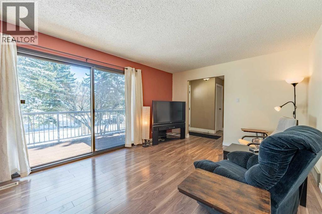 23 Mountain Place, Okotoks, Alberta  T1S 1G7 - Photo 6 - A2303186