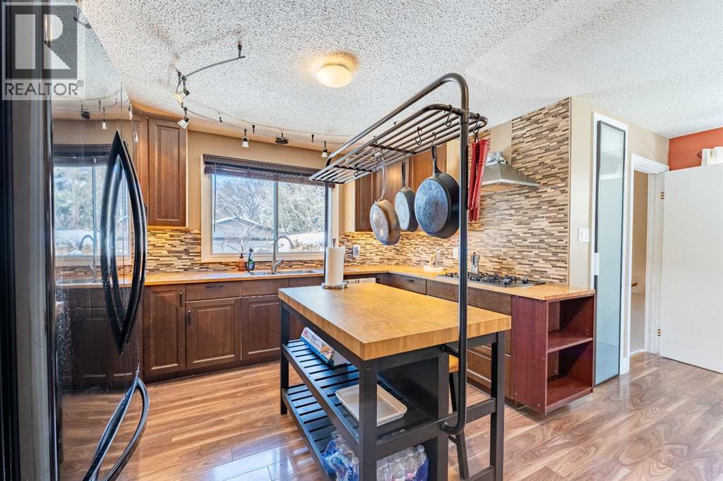 23 Mountain Place, Okotoks, Alberta  T1S 1G7 - Photo 13 - A2303186