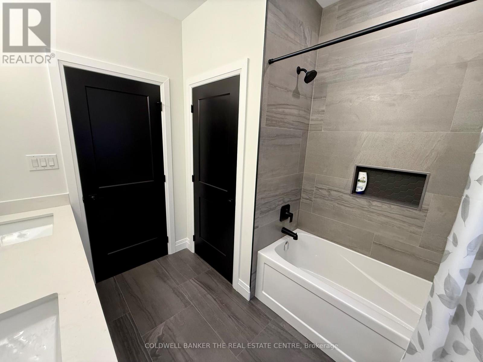 16 Millies Way, Armour, Ontario  P0A 1C0 - Photo 11 - X12821476