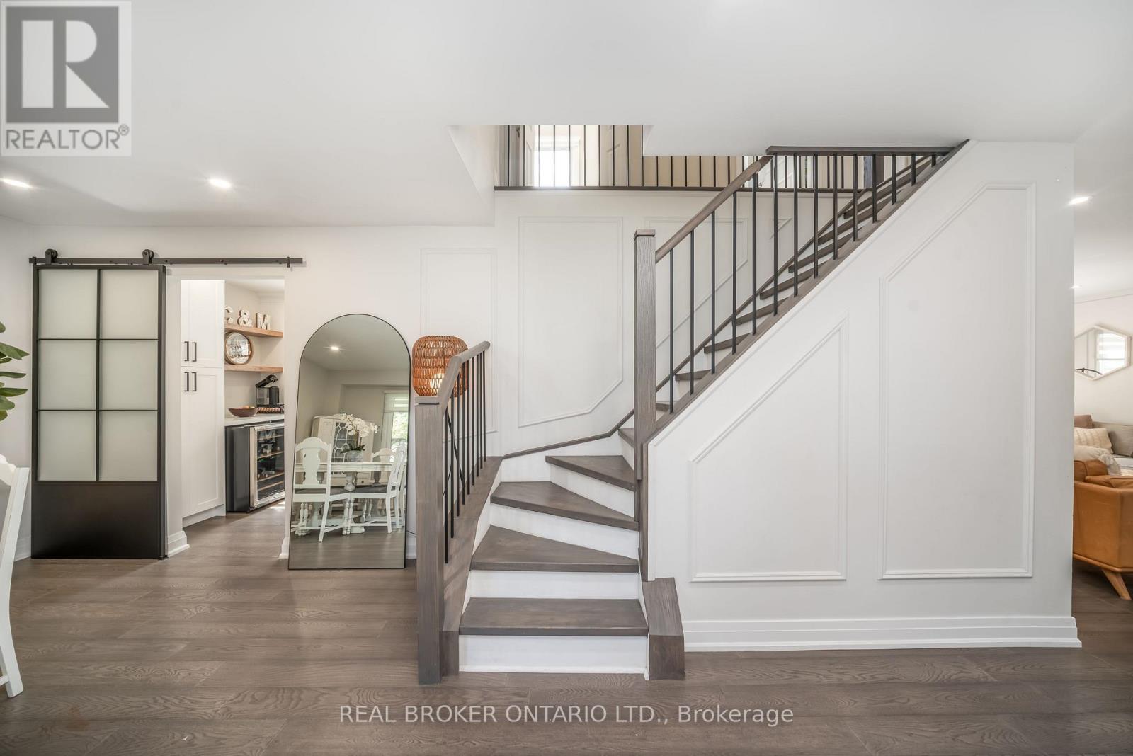 1879 Ashwood Avenue, Innisfil, Ontario  L9S 1W1 - Photo 4 - N13023078