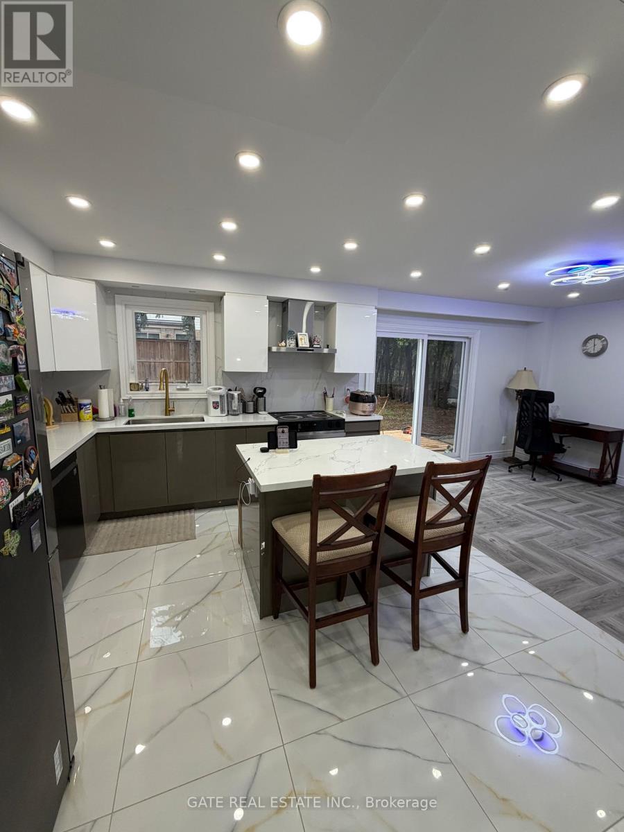 10 Thorny Brae Drive, Markham, Ontario  L3T 3G4 - Photo 6 - N13023082