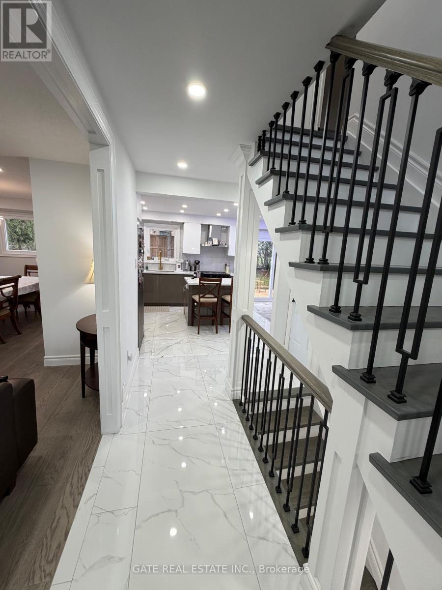 10 Thorny Brae Drive, Markham, Ontario  L3T 3G4 - Photo 8 - N13023082