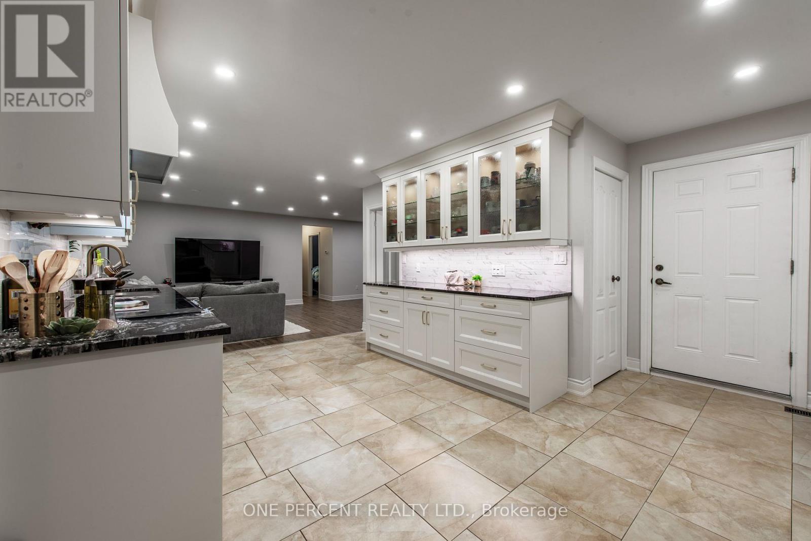 8 Cardwell Court, Adjala-Tosorontio, Ontario  L0G 1W0 - Photo 14 - N13023094