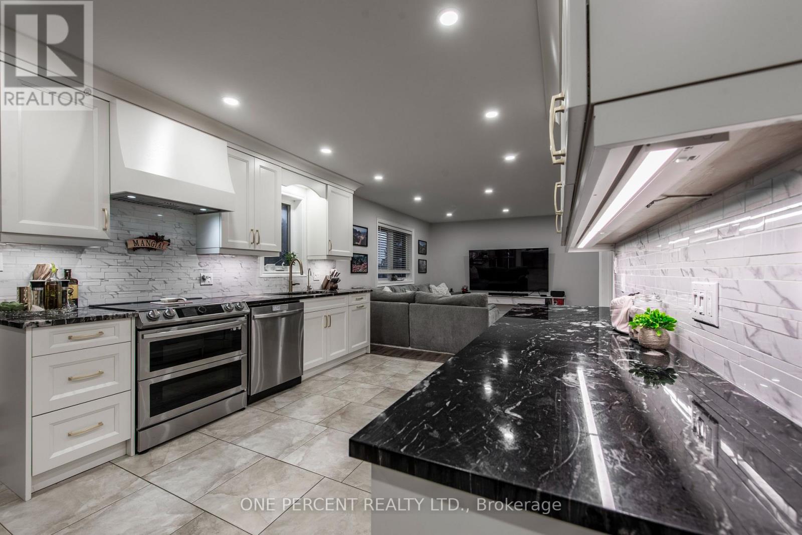 8 Cardwell Court, Adjala-Tosorontio, Ontario  L0G 1W0 - Photo 15 - N13023094