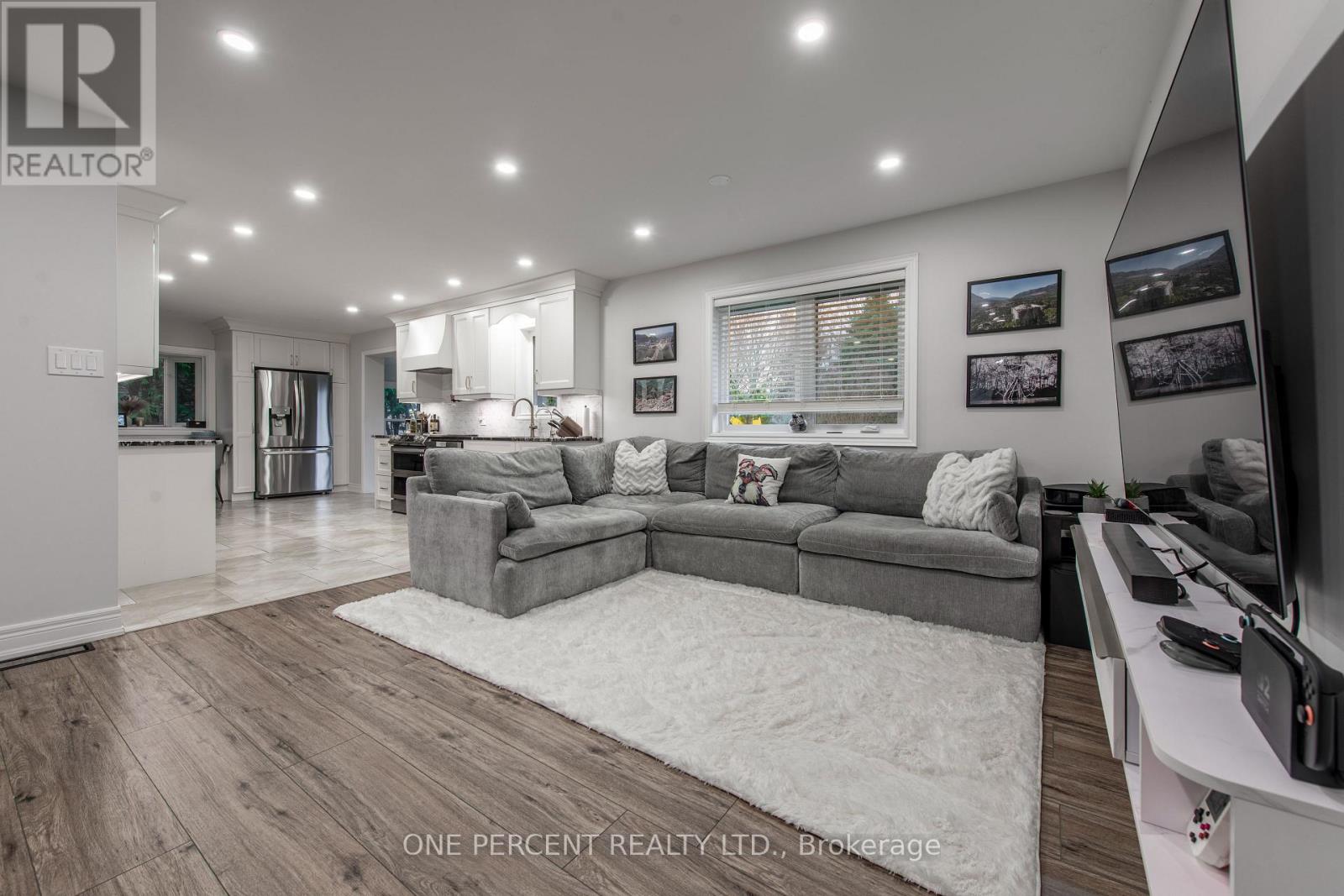 8 Cardwell Court, Adjala-Tosorontio, Ontario  L0G 1W0 - Photo 7 - N13023094