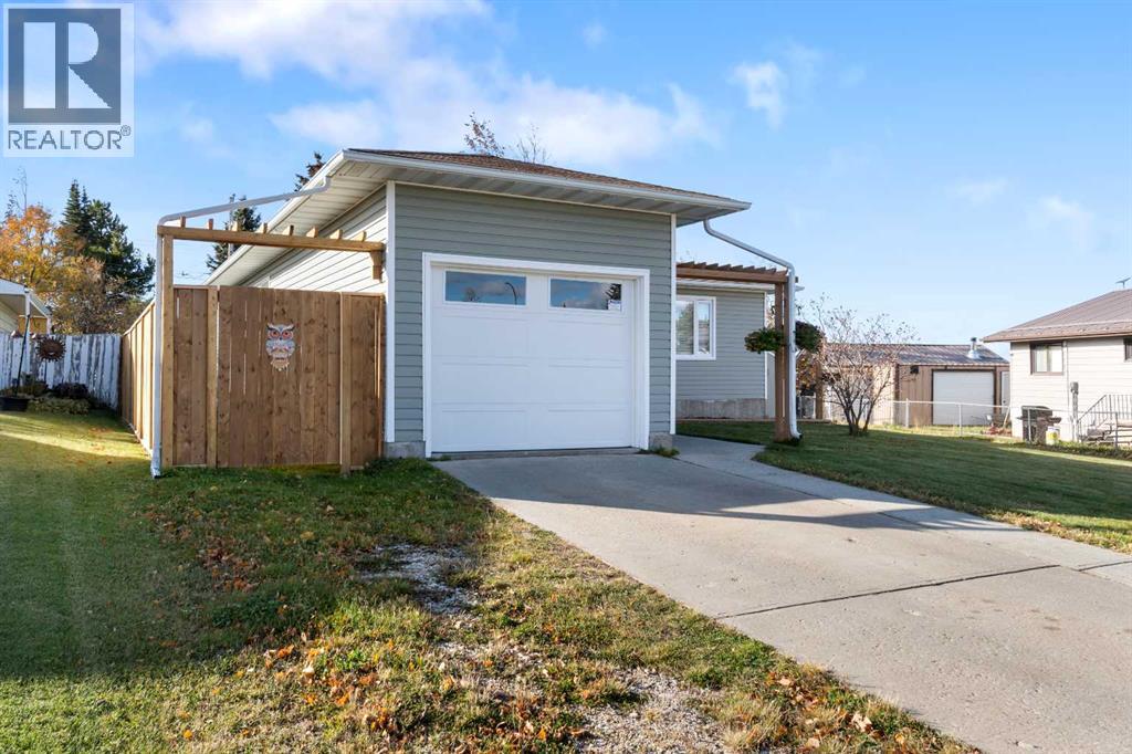 3 Isbister Avenue, Swan Hills, Alberta  T0G 2C0 - Photo 3 - A2297587