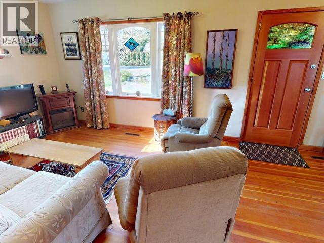 5394 Manson Ave, Powell River, British Columbia  V8A 3P4 - Photo 11 - 19805