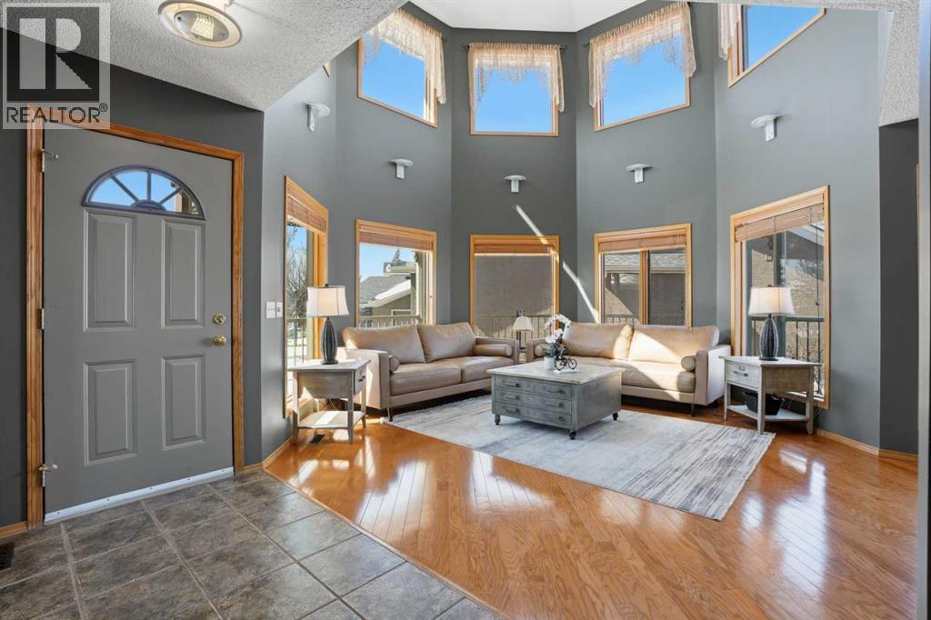 131 Edgebrook Circle NW, Calgary, Alberta  T3A 5A4 - Photo 3 - A2299171